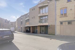 [[ DIT PAND NEEMT DEEL AAN DE ERA OPEN HUIZEN DAG OP 14/3 VAN 16:00 TOT 17:00 ]] Dit handelspand is gunstig gelegen in het centrum van Veurne...