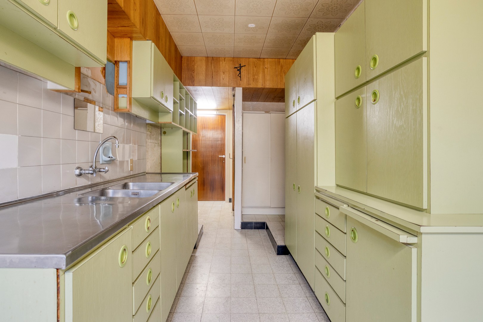Ruime halfopen woning met 4 slaapkamers, garage en zuidwestgerichte tuin te Roeselare - foto 5