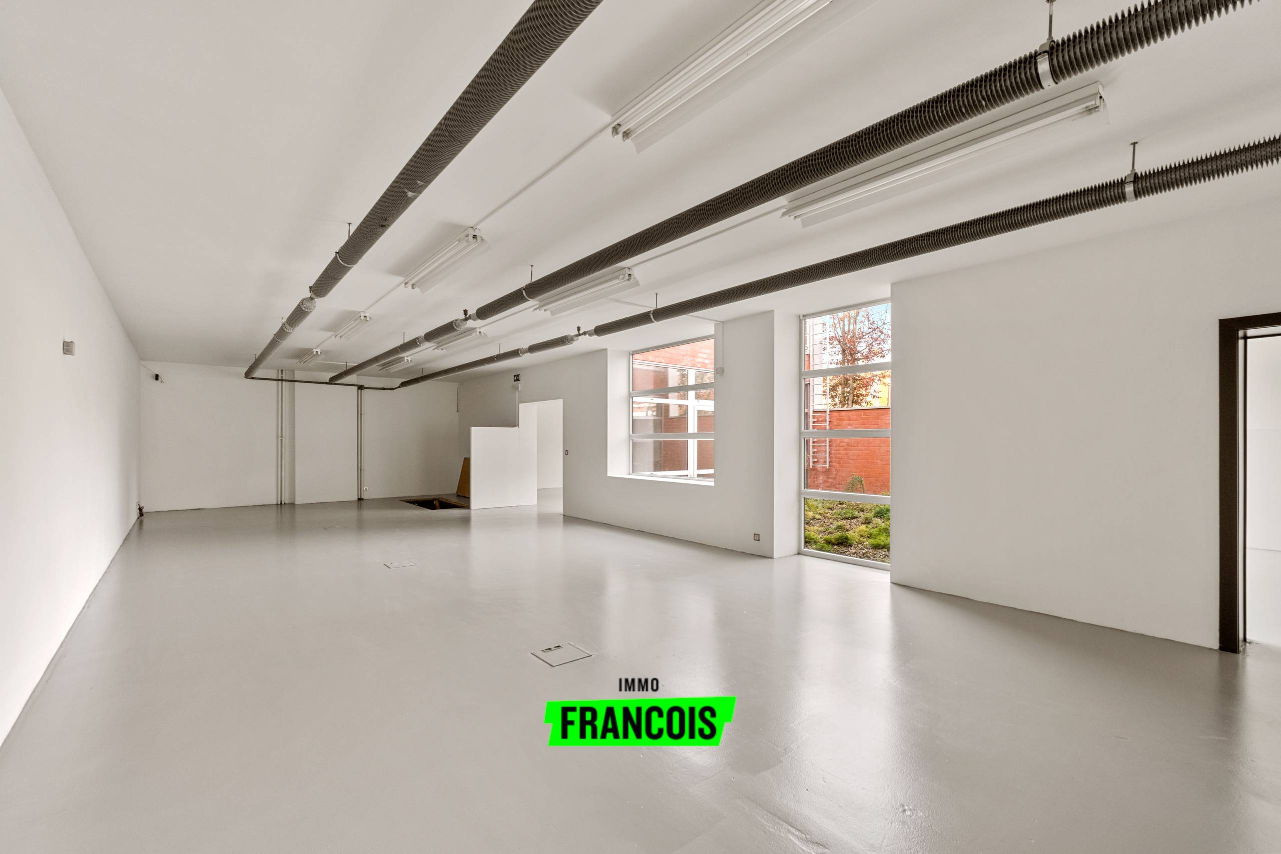 Exclusieve loft op het gelijkvloers met binnentuin gelegen te Sint-Andries - foto 1