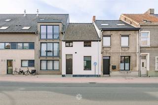 Deinze- Gaversesteenweg 37 : Vous êtes à la recherche d'une maison rénovée, prête à être emménagée, avec trois chambres à coucher ? Cette...