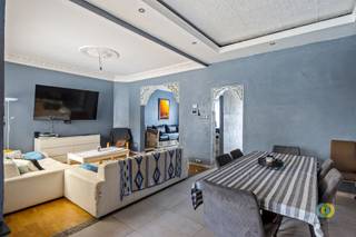 This house to renovate with garage is located in a convenient and easily accessible location in Kassei, close to stores, schools, public transport...