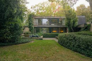 Près du centre de la campagne de Meulebeke, qui fait partie de Tielt, se trouve cette villa. Cette maison individuelle a été construite en 1974...