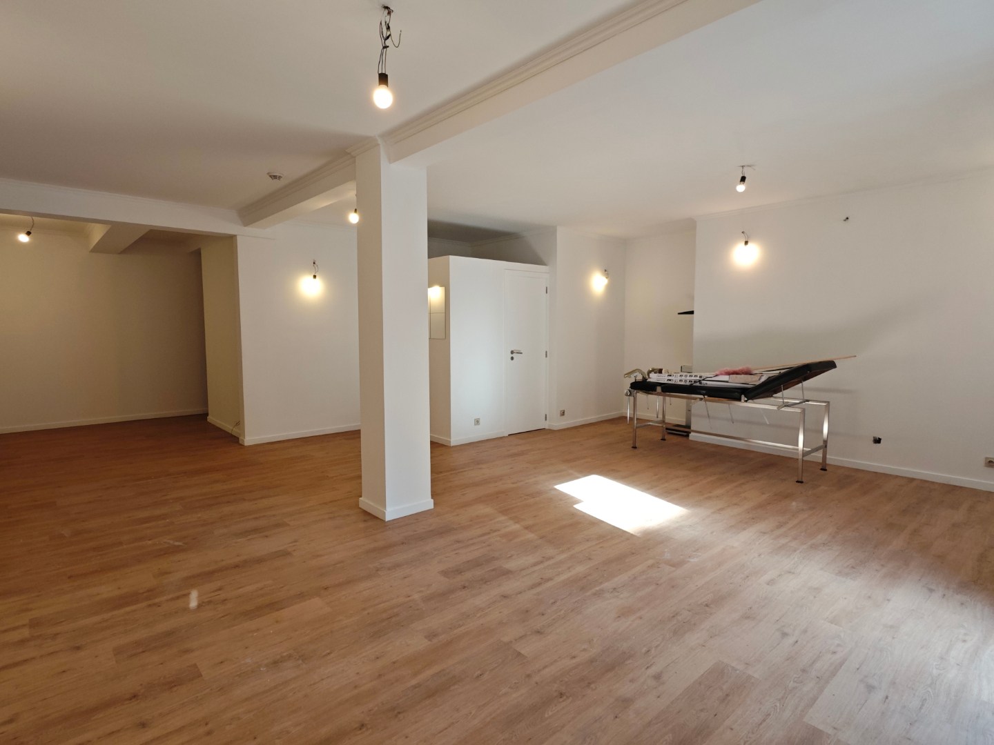 Gerenoveerde kantoorruimte in het hartje van Oostduinkerke-Bad - foto 2