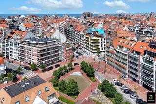 Beautiful new apartment with 2 bedrooms located on the ground floor at the Verzetsplein.<br />Layout: entrance hall with guest toilet and cloakroom. Bright and spacious living space consisting of an open kitchen, dining room and lounge with access to the southwest-facing terrace. Storage room with connection for washing machine and dryer. Two full bedrooms. Bedroom 1 with dressing and bedroom 2 with fitted wardrobes. Two bathrooms.<br />Possibility to purchase a parking space or garage box in the residence. Spacious communal bicycle shed.<br />Delivery 2025.