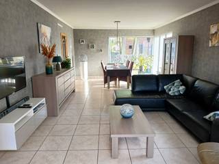 Deze vrijstaande woning bevindt zich op het einde van een rustige straat. De woning is instap klaar met een onderhoudsvriendelijke tuin en omheind...