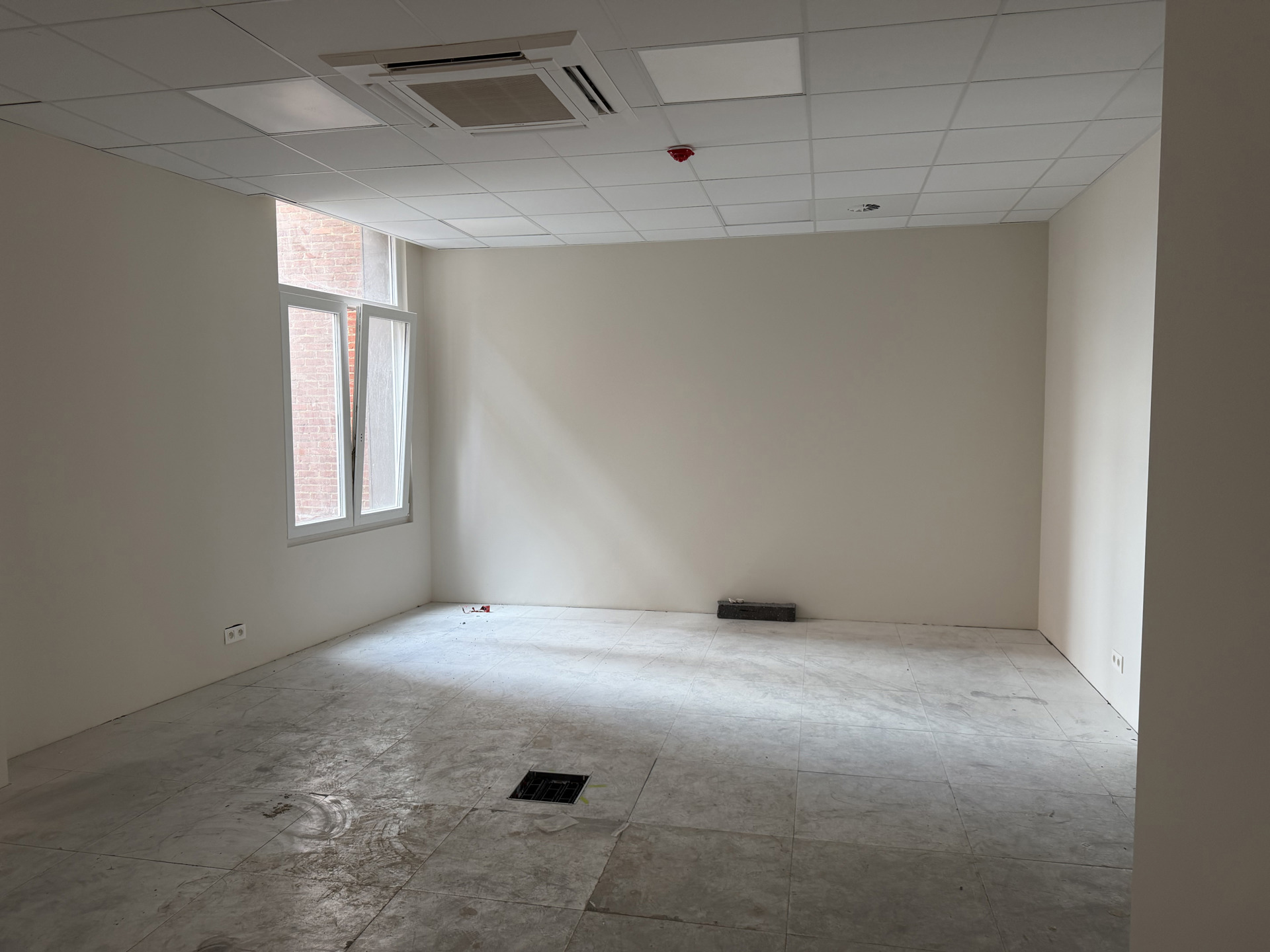 Kantoorruimte te huur gelegen op de Meir 113-115 te Antwerpen.  - foto 5