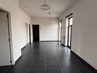 Recent appartement op de 1e verdieping, gunstig gelegen nabij het station en het stadscentrum. Het appartement beschikt over een...