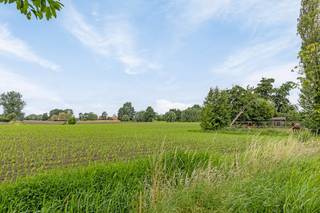 Ontdek dit stuk grond, gelegen in de Sint-Gillis-baan te Sint-Niklaas, met vlotte verbinding naar verschillende uitvalswegen. Gunstig gelegen met...