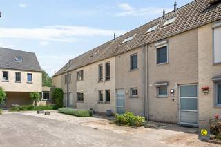 Recente instapklare woning op woonerfGelegen op een afgesloten private woonerf te Hoboken, waar u scholen, winkels, openbaar vervoer en...