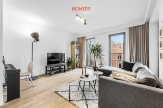 In het charmante en verkeersluwe Refugehof, een rustige oase midden in het centrum van Leuven, vindt u dit lichtrijke en bijzonder...