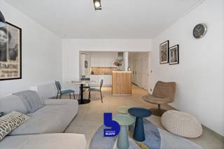 Dit exclusief design appartement met 2 slaapkamers werd door een Gents architectenduo recent volledig gerenoveerd en afgewerkt met de beste en...