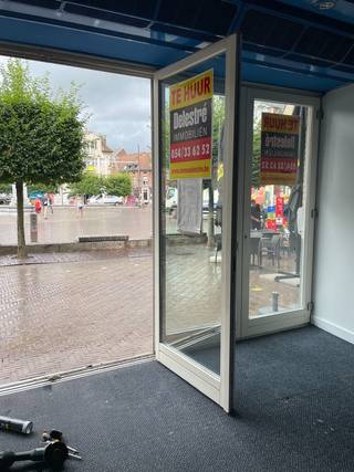 Commercial à louer à Zottegem