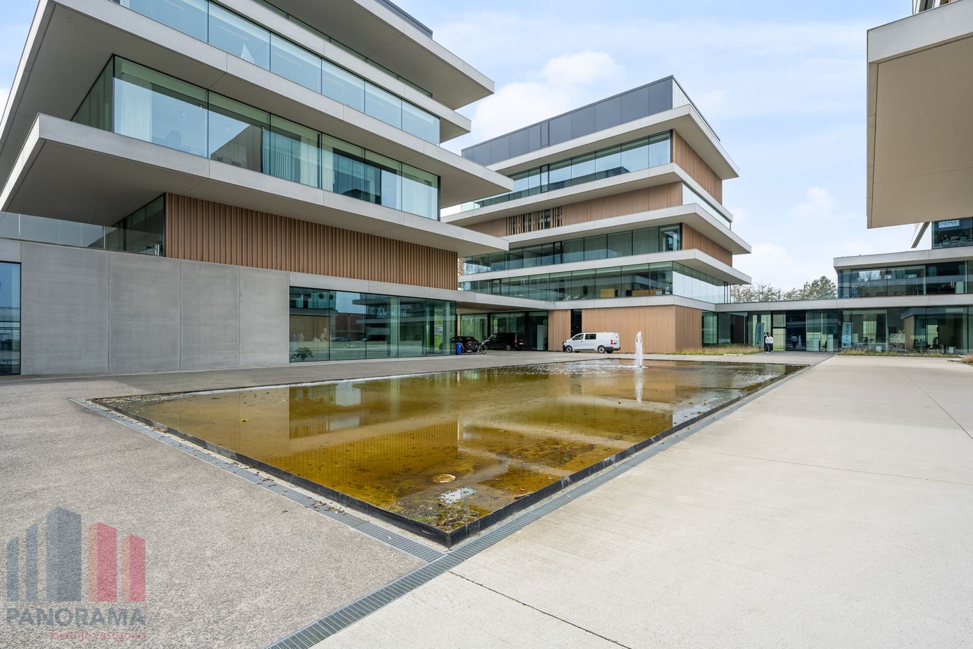 632 m² HIGH-END KANTOREN OP TOPLOCATIE LANGS DE E40 TE OOSTKAMP - photo 4