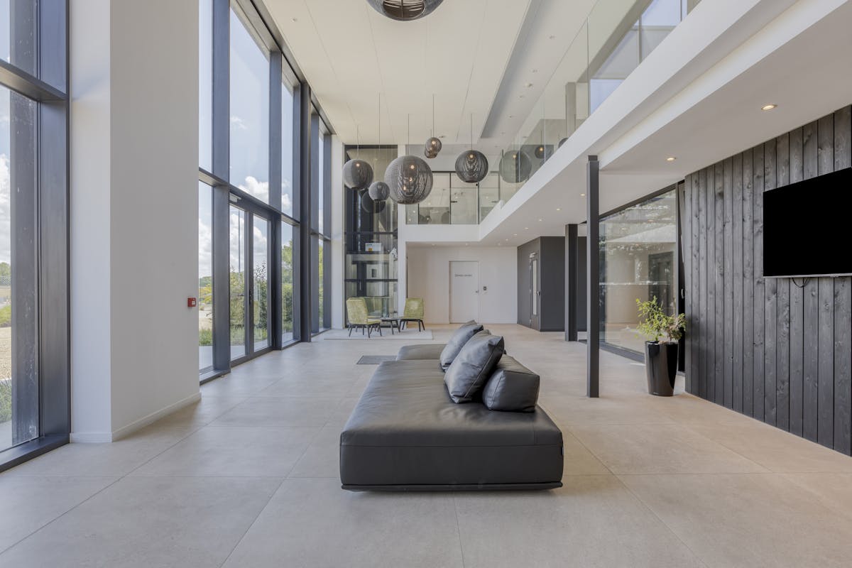 Bâtiment d'affaires multifonctionnel à louer à Nieuport - photo 3