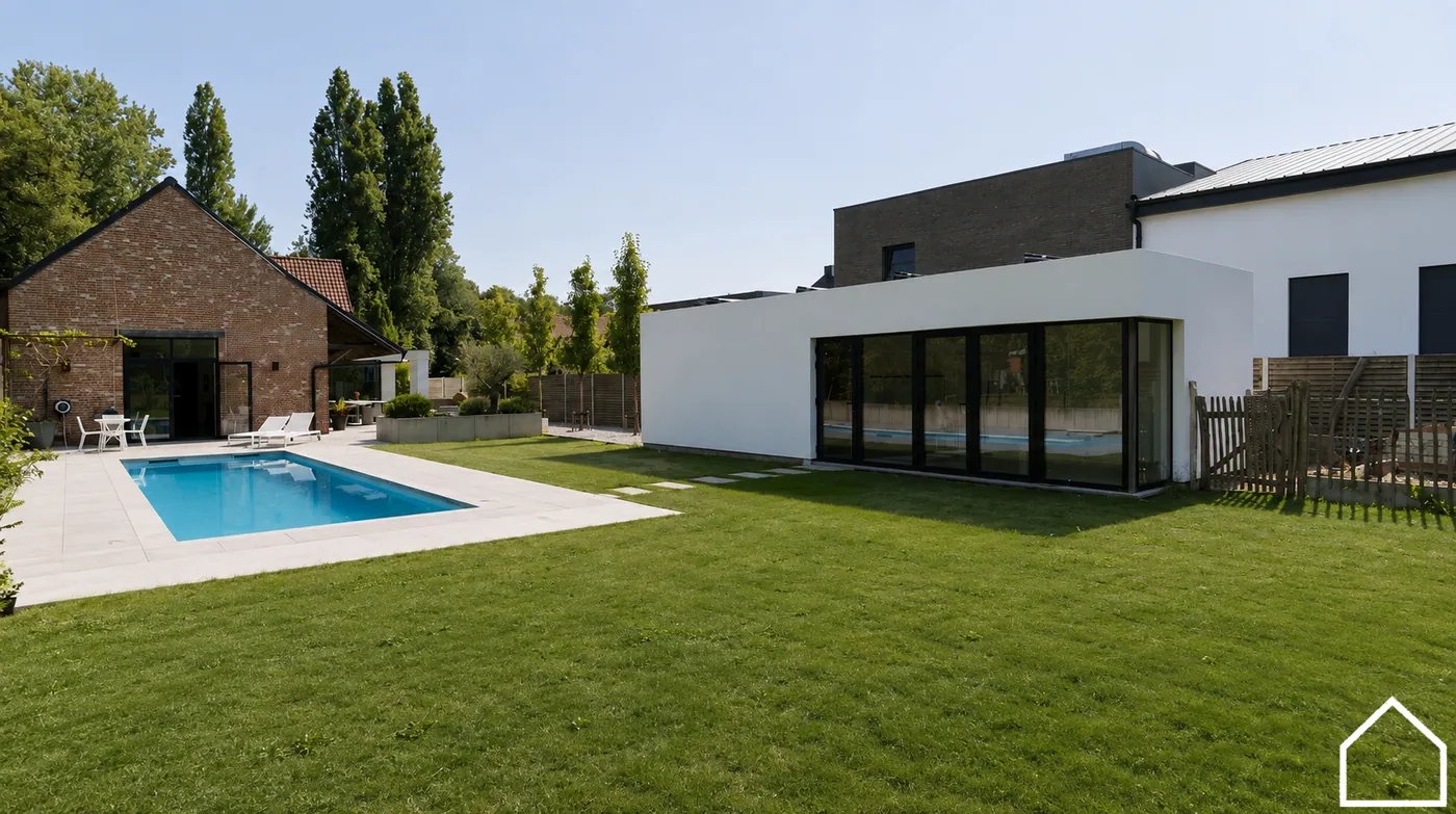 HALFOPEN WONING MET 3 SLPKS, TUIN EN ZWEMBAD - foto 4