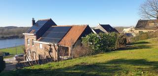 In het rustige en groene Pécrot, nét over de taalgrens, bevindt zich deze charmante, vrijstaande woning met een uniek en adembenemend zicht op...