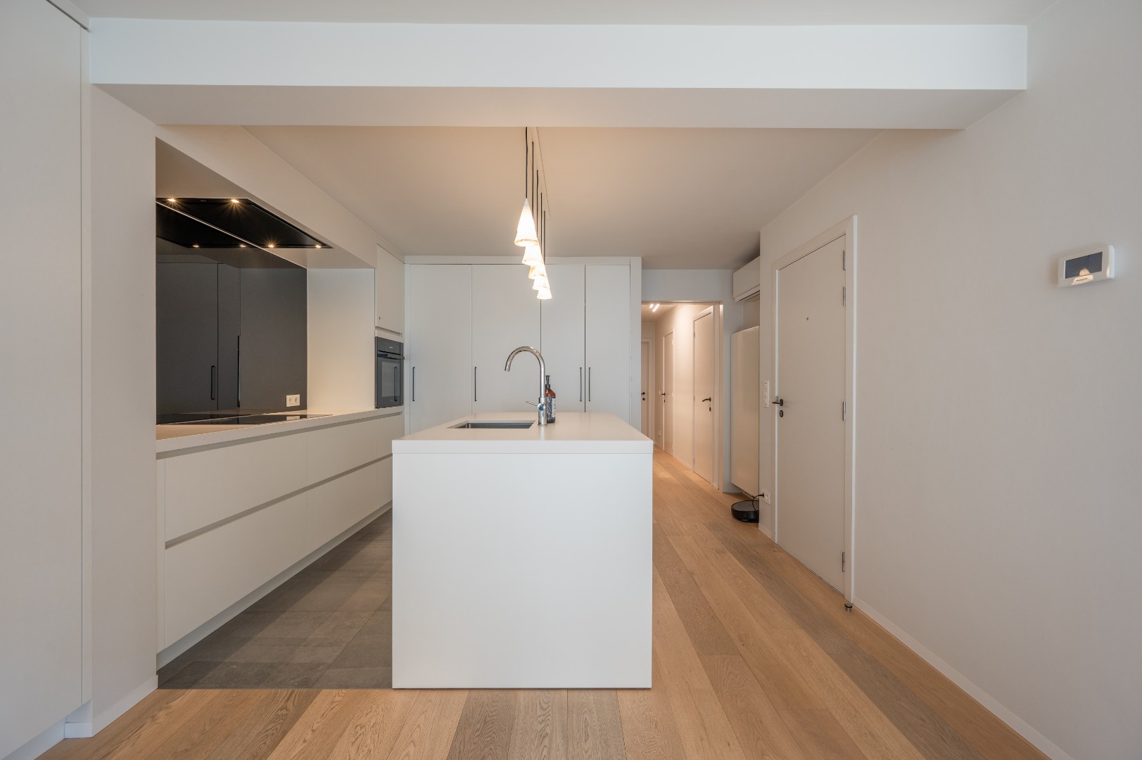 Prachtig gerenoveerd appartement met 2 slaapkamers te Knokke. - photo 5