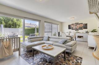 Op een grondoppervlakte van 199m² vinden we deze verzorgde woning met 3 slaapkamers te koop. De woning is rustig gelegen in de Ackethof te...