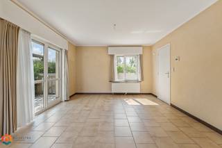 Op een uitstekende locatie te Putte bevindt zich deze te renoveren woning met 4 slaapkamers en garage op een mooi perceel. U geniet hier van...