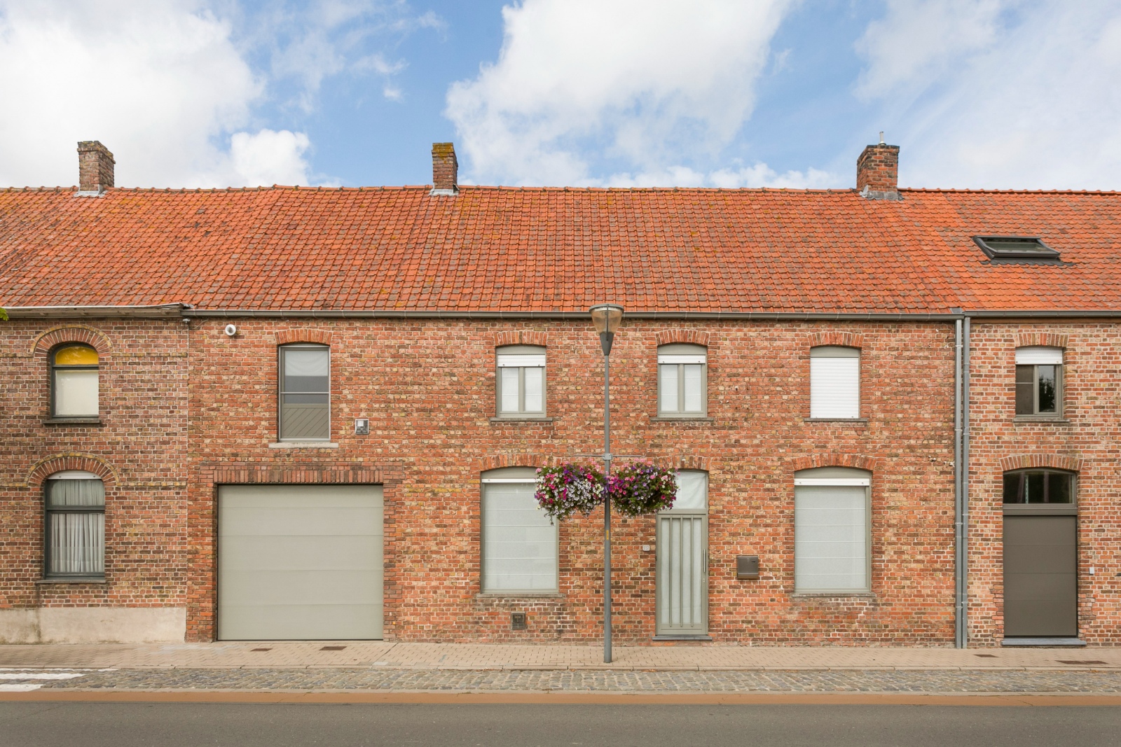 Omvangrijke woning met 5 slpk, tuin en dubbele garage - foto 5