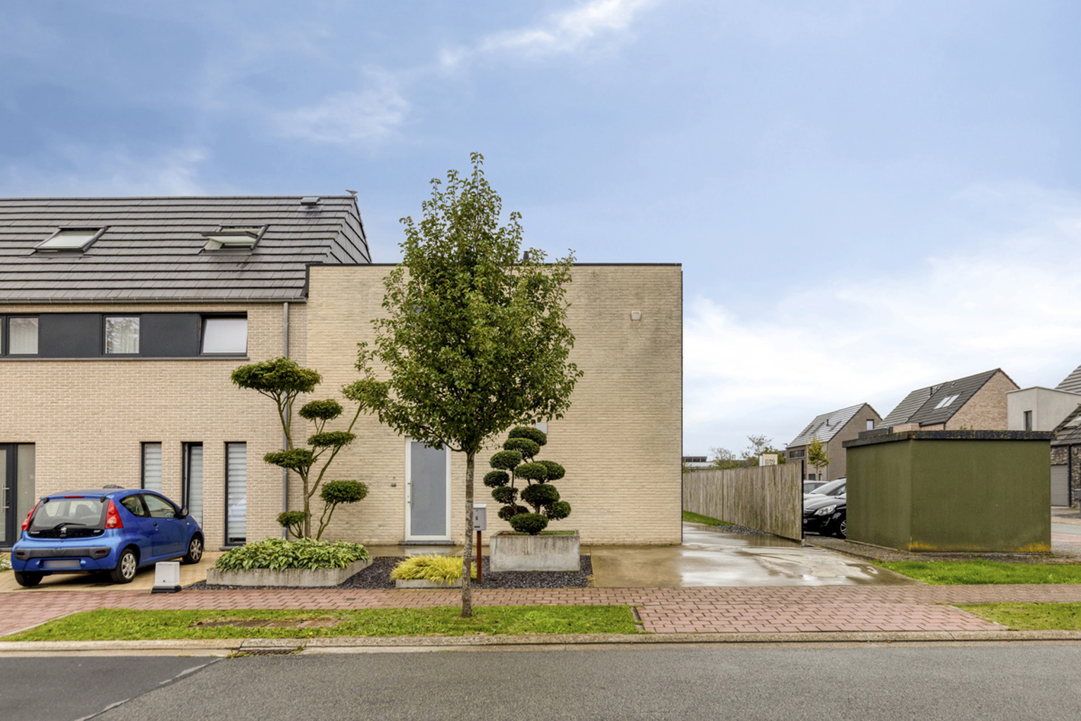 Instapklare halfopen bebouwing met 2 slaapkamers en tuin - foto 2