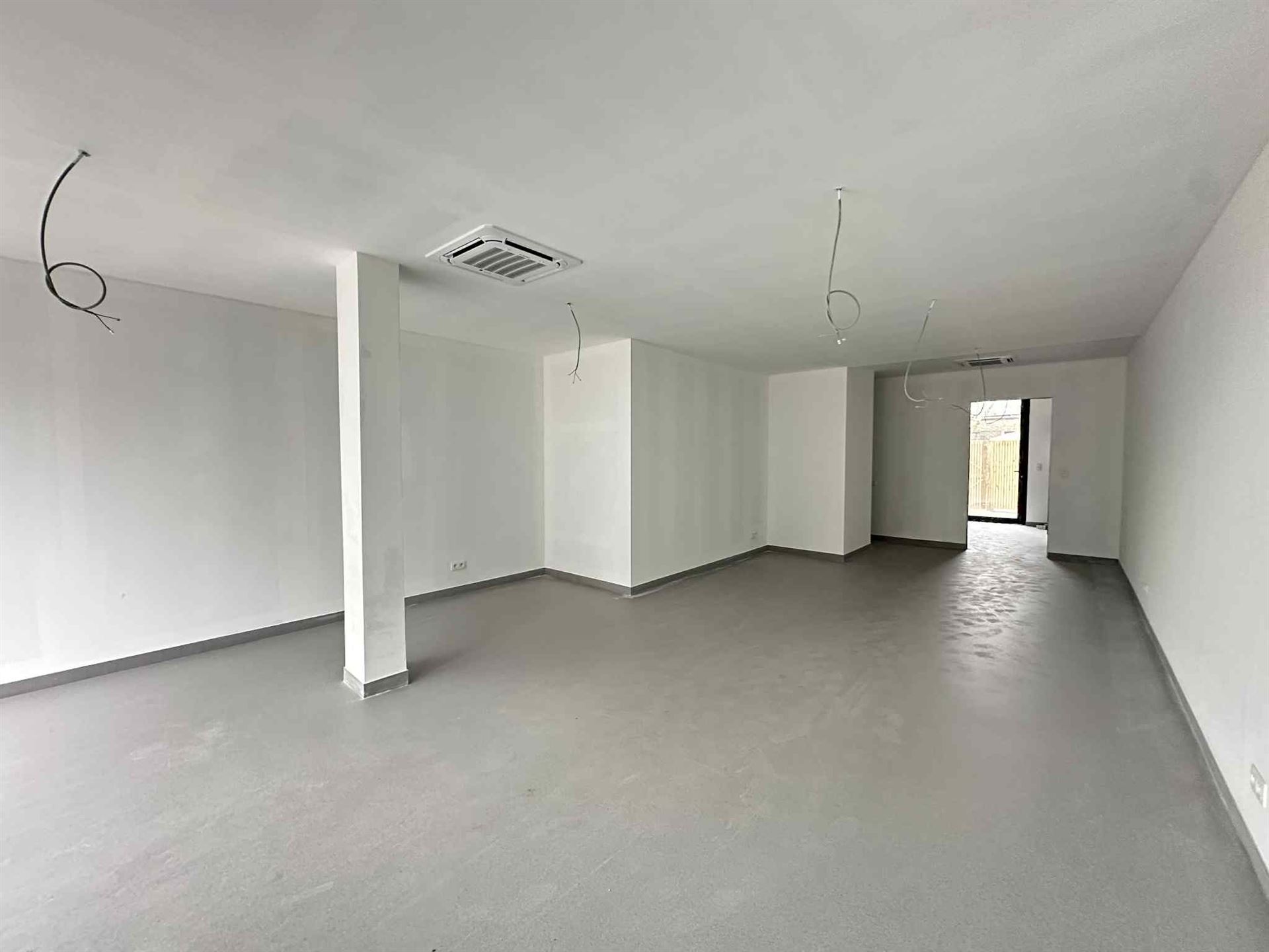 Handelspand op centrale locatie met parkeergelegenheid. - foto 5