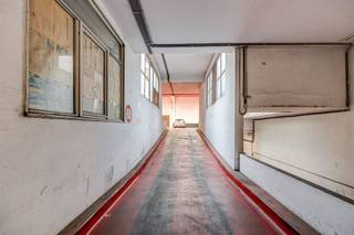  Deze bovengrondse parkeermogelijkheid biedt een veilige en handige oplossing voor het parkeren van uw voertuig. Deze bovengrondse autostaanplaats...