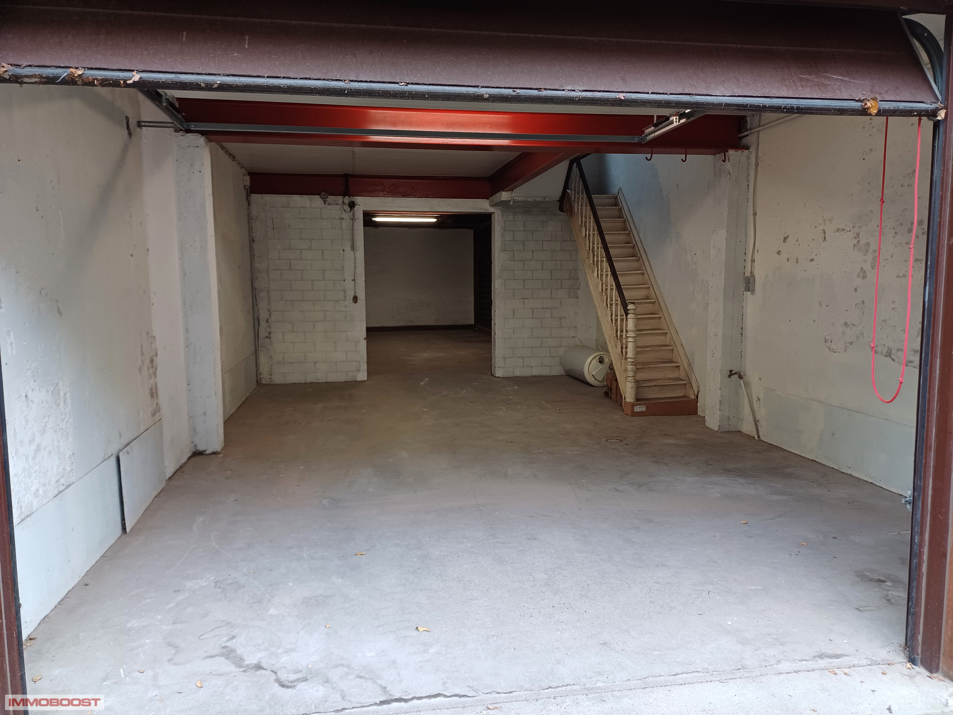 ruim MAGAZIJN VAN 100m² in Oostende - photo 2