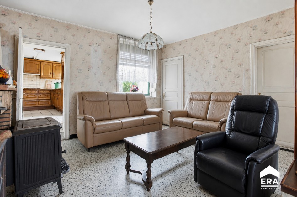 Te renoveren woning met 2 slpk en uitgestrekte tuin - foto 5
