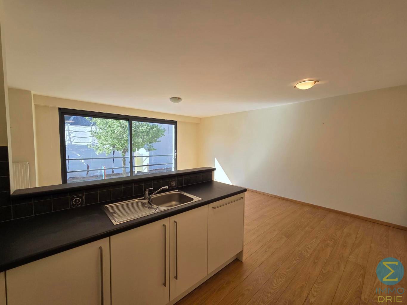 Appartement op toplocatie met 2 slaapkamers en terras. - foto 5