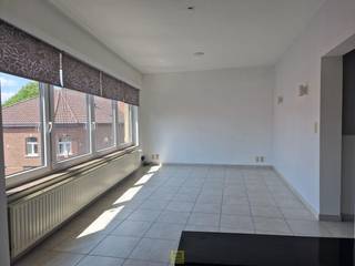 Op een bijzonder gunstige locatie in het hart van Vlezenbeek, in de nabijheid van het Erasmusziekenhuis, revalidatieziekenhuis Inkendaal, de Ring...