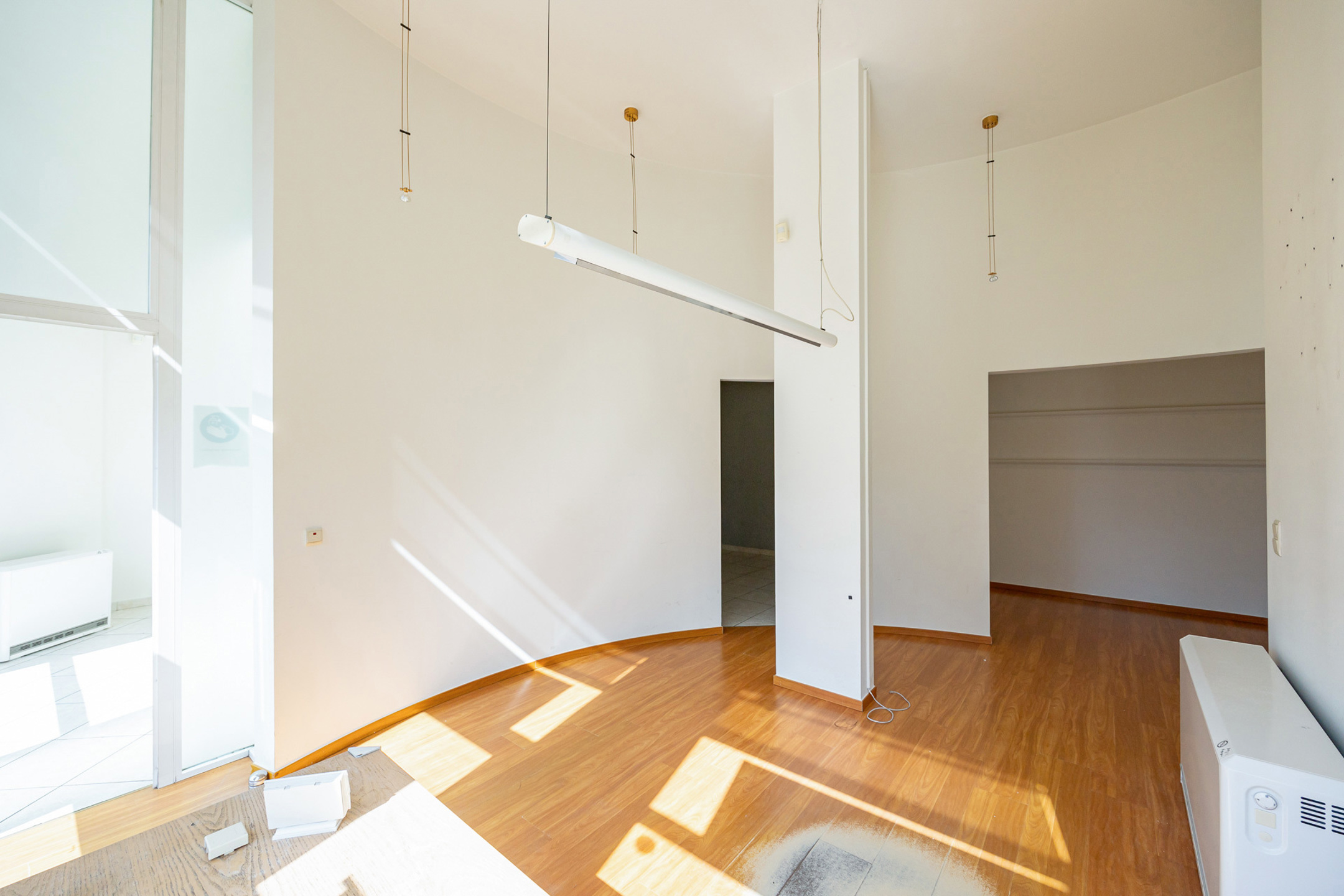 Kantoor/handelspand met brede étalage (11m) op zichtlocatie - foto 4