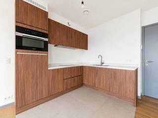 Tel: +32 456 12 69 37 / E-mail: kilian.f@weinvest.be<br /><br />We Invest is exclusively offering this beautiful apartment located in the Brooklyn building, in a low-traffic area between the Tour & Taxis site, green spaces and the canal. In this vibrant and inspiring urban environment, you will enjoy a unique lifestyle with pedestrian and cycling paths, culture, shops, local craftsmanship, social activities, leisure facilities and co-creation spaces. Park Lane is not just a fantastic place to live; it is a concept designed to offer a unique everyday living experience.<br /><br />This apartment boasts a magnificent view from the 11th floor overlooking the Park Lane development, the park and its ponds.<br /><br />This high-quality, unfurnished apartment comprises: a spacious entrance hall with a guest toilet and separate laundry area, a bright living room with a fully equipped open-plan kitchen opening onto a 5 m² terrace, and one bedroom with its own en-suite bathroom and toilet.<br /><br />Security door, triple glazing, double-flow ventilation system, Proximus fibre connection installed, excellent thermal and acoustic insulation.<br /><br />Easy access to the European Quarter and NATO. Public transport nearby (train, tram, metro and bus).<br /><br />Charges: €150/month (advance payment covering the common areas, hot water and heating).<br /><br />Available immediately. Three-year lease.