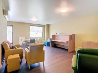 Appartement meublé avec terrasse spacieuse à louer à Ypres avec des contrats à court terme. (1,2 ou 3 ans) Ascenseur et parking...