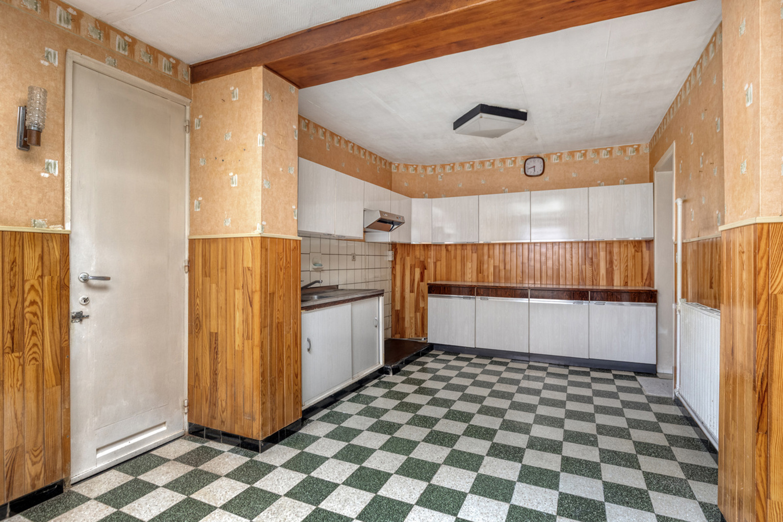 Ruime te renoveren tweegevelwoning op gunstige locatie - foto 4