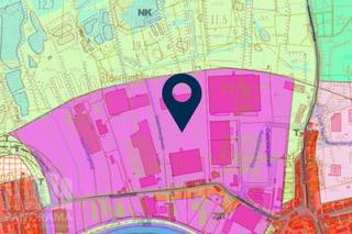 Deze verharde site van maar liefst <strong>30.000 m² </strong>is uitstekend gelegen.<br />De site beschikt over een ruime magazijnen van <strong>7.500 m²</strong>, ideaal voor diverse industriële activiteiten.<br /><br />Dankzij de uitstekende ligging <strong>tussen de E19 en A12</strong>, heeft de site een perfecte bereikbaarheid naar Antwerpen, Brussel, Gent, de haven van Antwerpen en de terminal in Willebroek. Dit maakt het een ideale locatie voor bedrijven die een centrale positie in Vlaanderen zoeken.<br /><br />De magazijnen zijn uitgerust met een vrije hoogte van 7,6 meter, sectionale poorten, lichtstraten en voldoende parkeermogelijkheden. Tevens beschikt de site over twee hoogspanningscabines van 1.000 KVA en 400 KVA, wat de ruimte ideaal maakt voor industriële toepassingen.<br /><br />Contacteer <strong>PANORAMA B2B </strong>voor bijkomende inlichtingen of een vrijblijvend plaatsbezoek <strong>0477 91 10 00.</strong>
