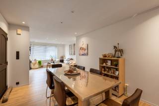 - Maison économe en énergie<br />- Emplacement idéal dans le centre d'Emelgem: Wezestraat 14<br />- Salon spacieux et lumineux<br />- Cuisine équipée<br />- Salle de bain/buanderie avec toilettes au rez-de-chaussée<br />- Jardin avec terrasse et remise de jardin<br />- 1 chambre et dressing au premier étage<br />- 2 chambres et salle de bain avec toilettes au 2ème étage<br />- Excellent PEB: label B (UC: 3864020)<br />- Prix indicatif: 199.000 €