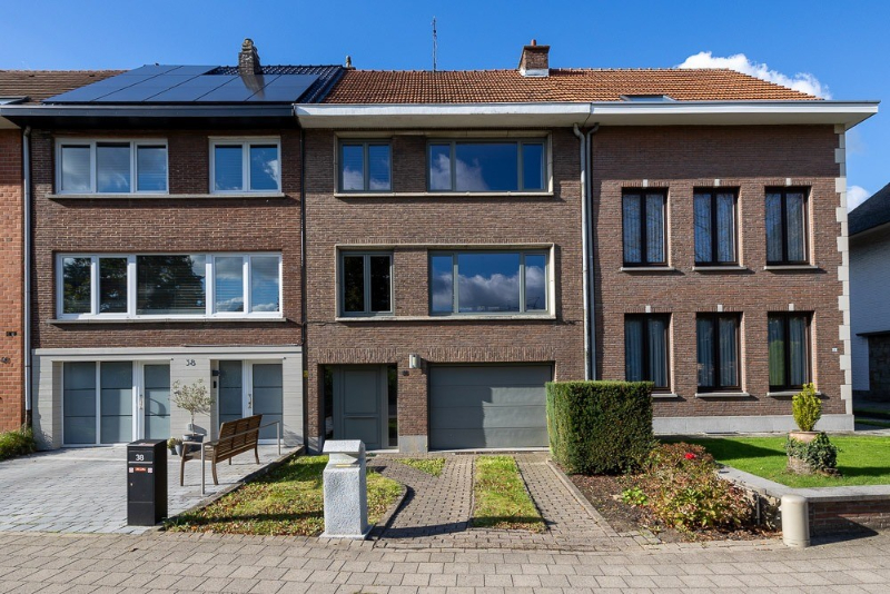 House for sale in Mortsel with 3 bedrooms - photo 1