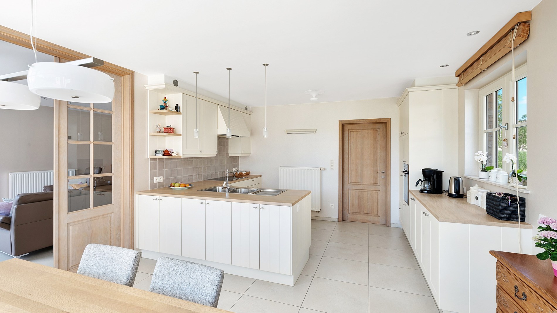 Bijzonder groot en goed onderhouden halfopen villa - foto 4