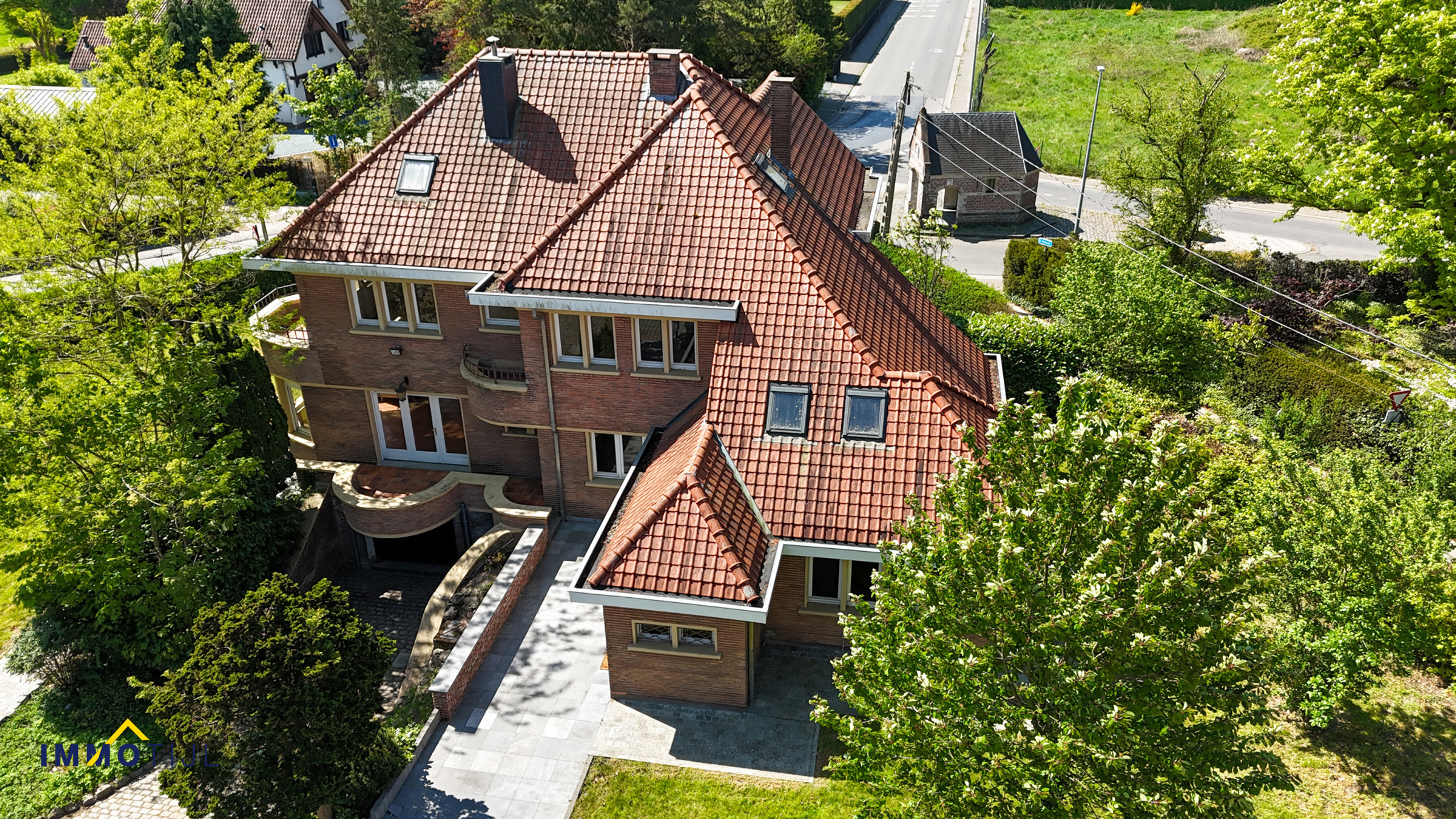 Unieke eigendom te Wieze, villa + 2 bouwgronden! - foto 2