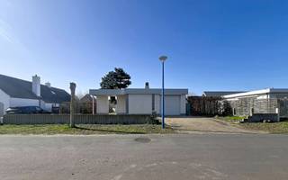 Mooi gelegen, alleenstaande Woning, 2 SLPK, garage én Tuin!In een rustige en aangename woonwijk, op wandelafstand van de duinen, bevindt zich deze...