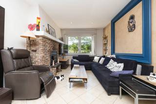 ANDERLECHT, nabij Neerpede, mooie woning van ± 145 m². Het is als volgt ingedeeld: inkomhal met trappenhuis, woon-/eetkamer van ± 35 m², open...