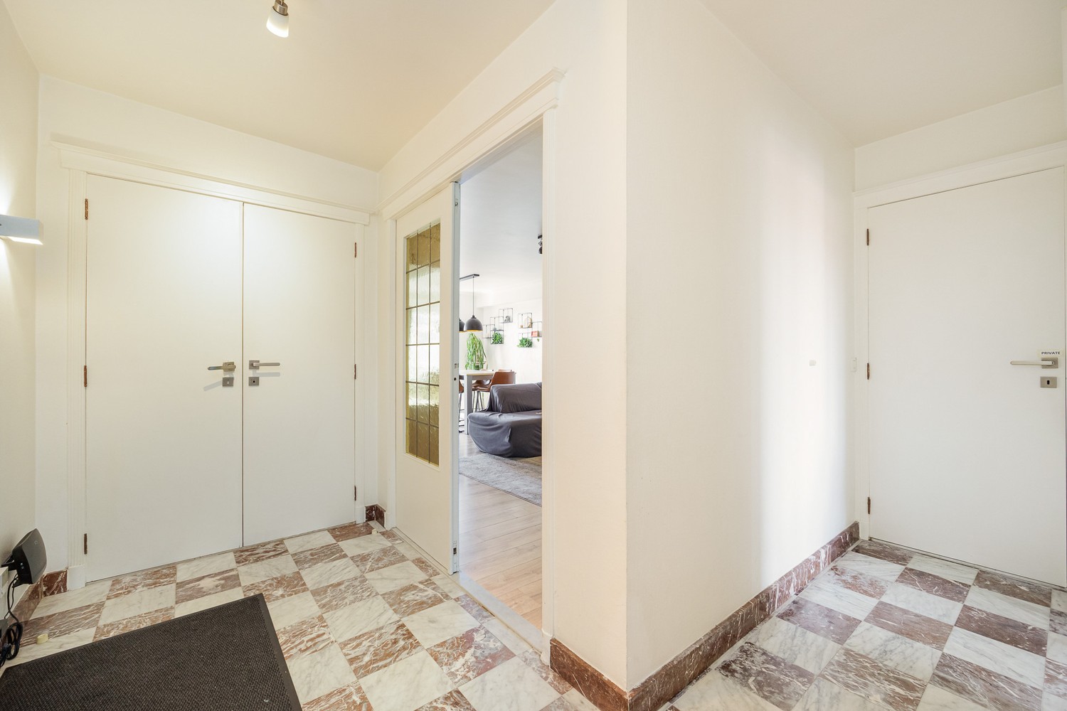 Ruim en lichtrijk 2-slpk appartement met terras en kelderberging in Borgerhout - foto 4