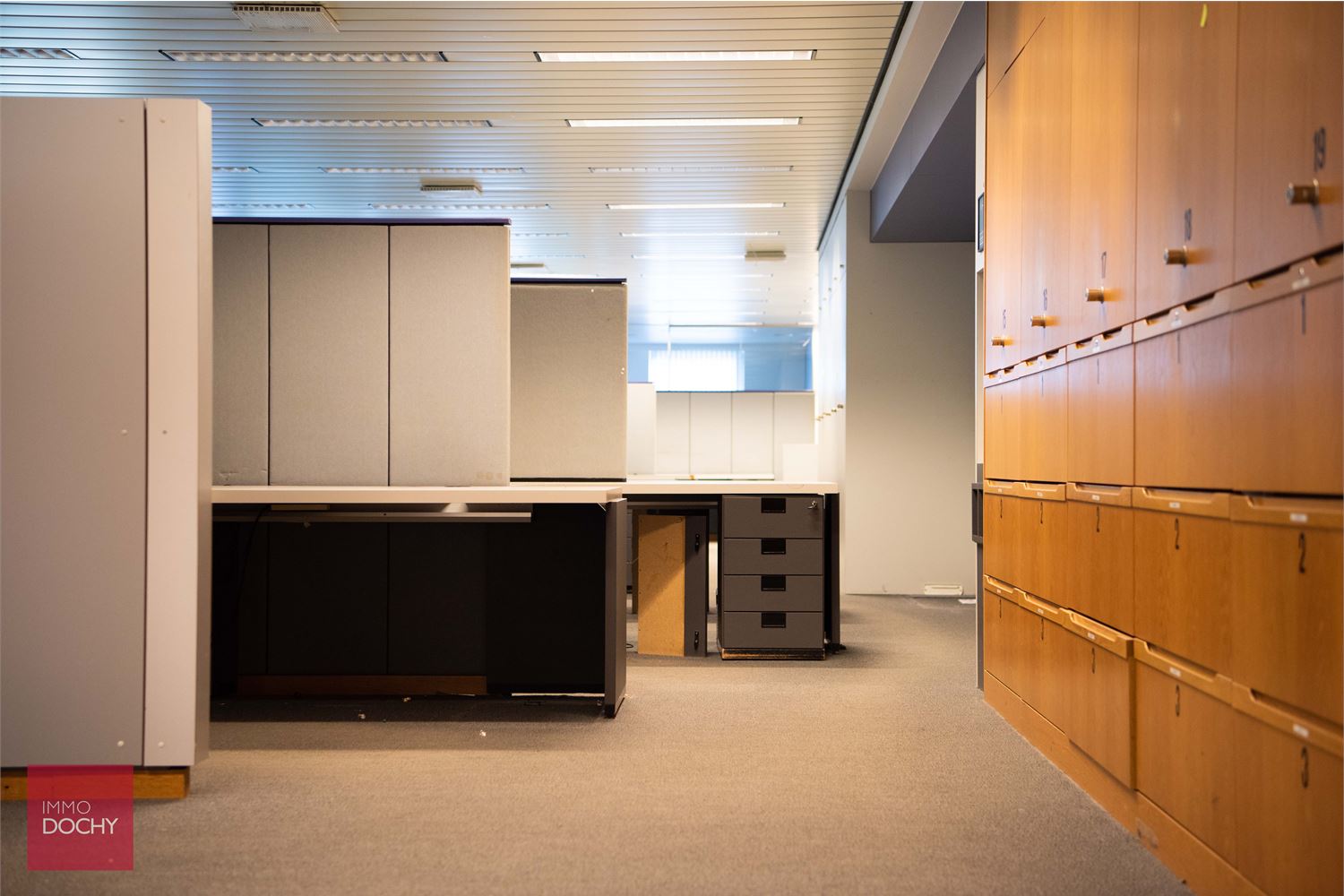 Multifunctioneel commercieel gebouw met parking en uitweg | Stationsstraat - photo 5