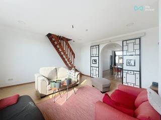 UITZONDERLIJKE TRIPLEX TE KOOP – SCHAARBEEK✨ Een uniek pand tussen het Colignonplein en het station van SchaarbeekOntdek deze prachtige triplex van...