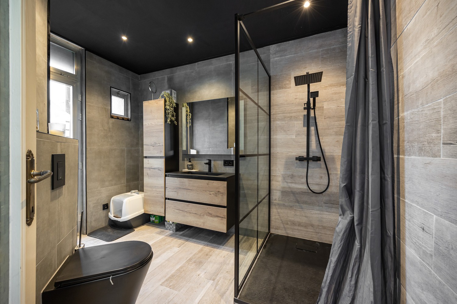 Woning met 3 slaapkamers centraal gelegen te Wilrijk - foto 4