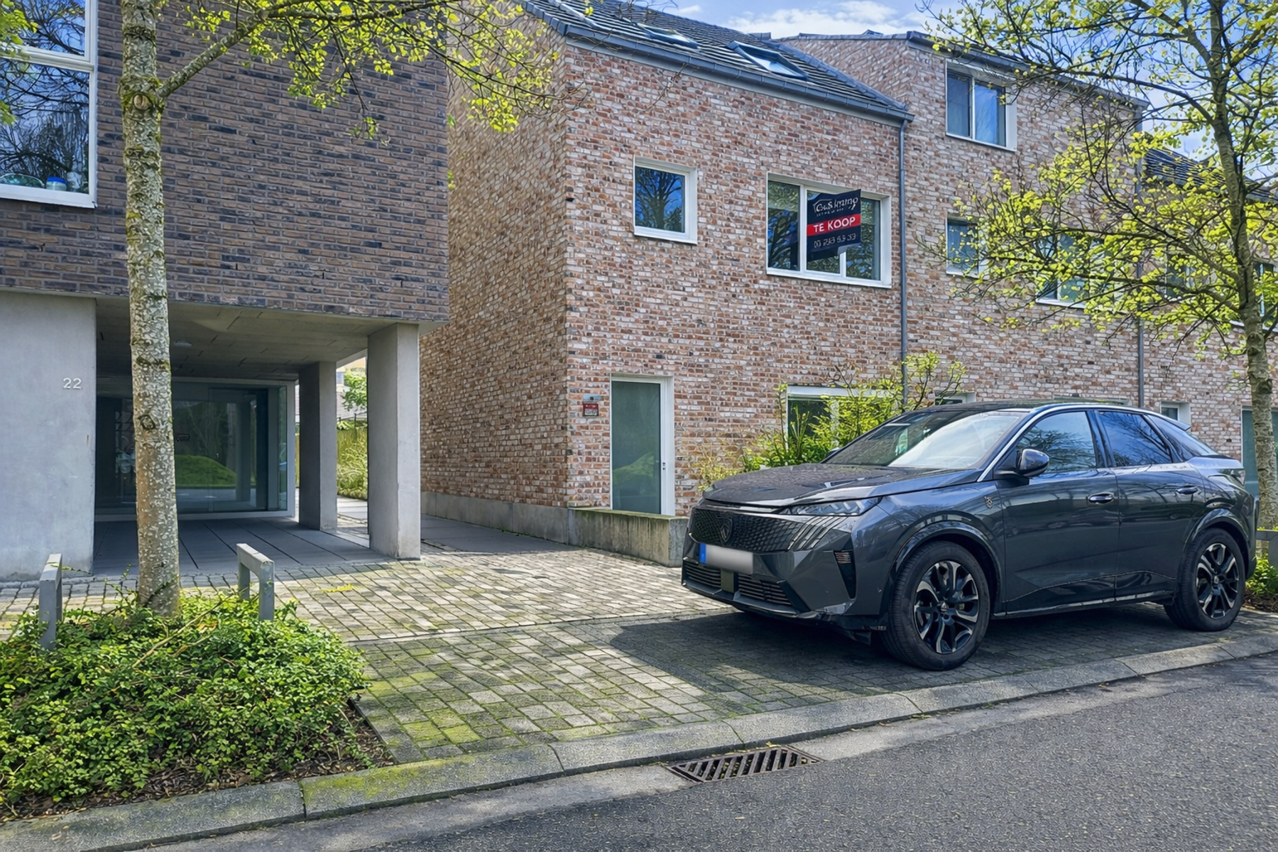 Ruime halfopen bebouwing met 5 slaapkamers en tuin - foto 2