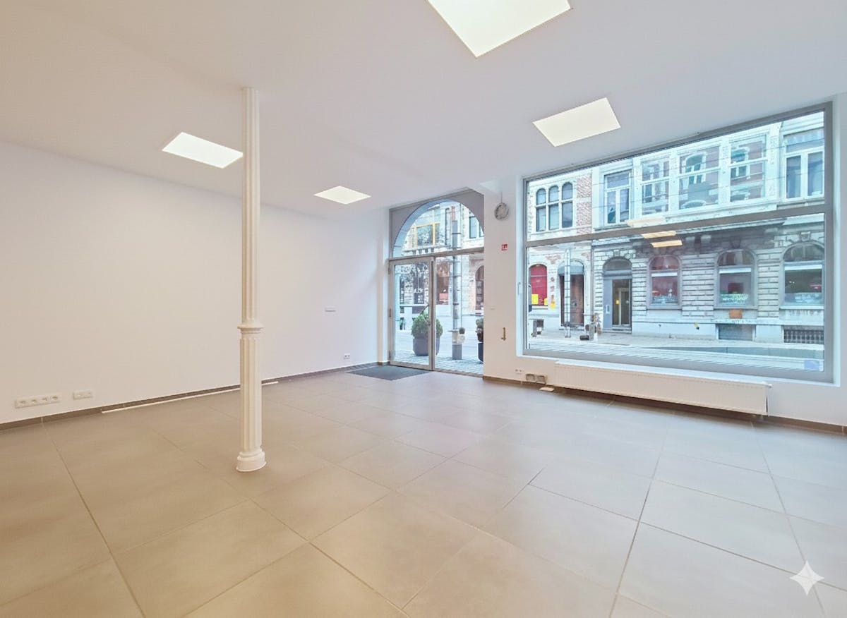 Lichtrijk handelspand (58 m²) te huur in centrum Gent - foto 4