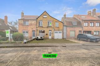 Ben je op zoek naar een ruime woning te koop in Assebroek, op een steenworp van Brugge? Deze rijwoning biedt een bewoonbare oppervlakte van...