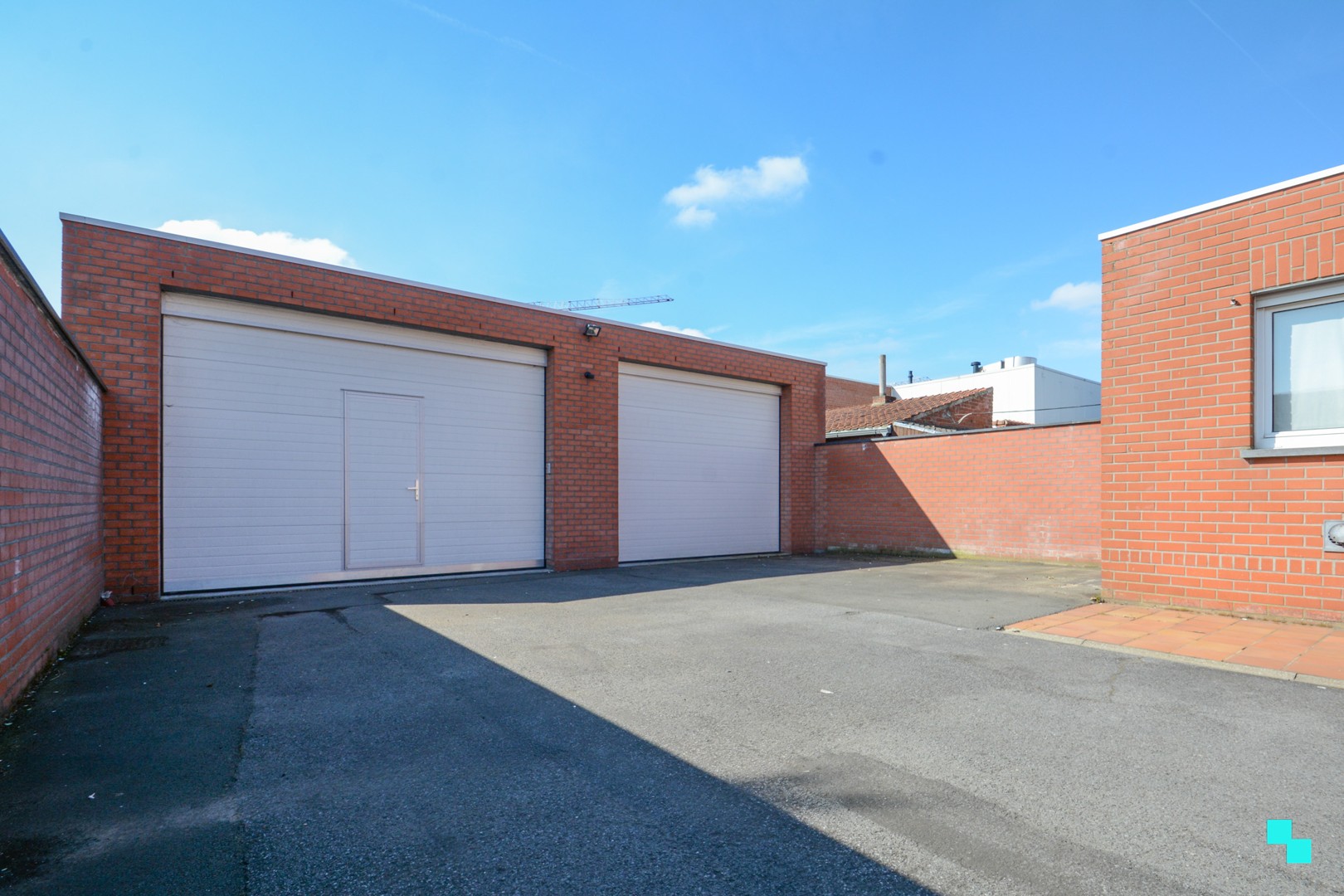 Magazijn van 300 m² op goede locatie te Izegem - foto 1